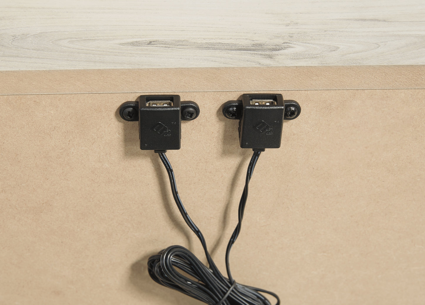 Cambeck  Panel Bed With Mirrored Dresser, Chest And Nightstand