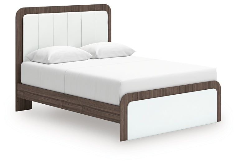 Kendanport  Upholstered Bed