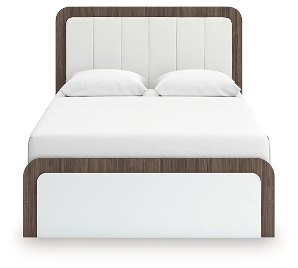 Kendanport  Upholstered Bed