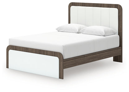 Kendanport  Upholstered Bed