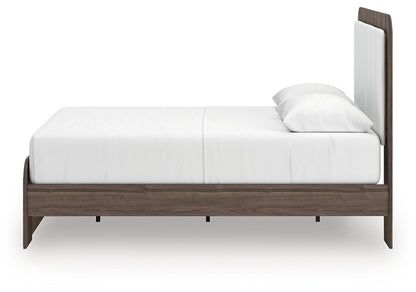 Kendanport  Upholstered Bed