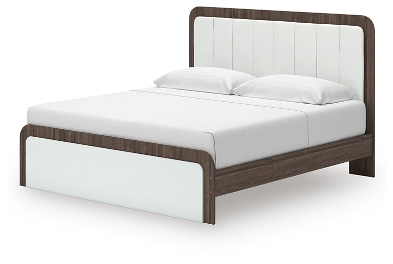 Kendanport  Upholstered Bed