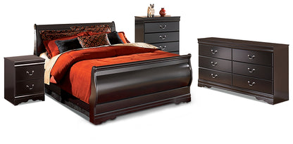 Huey Vineyard  Sleigh Bed With Mirrored Dresser And Nightstand