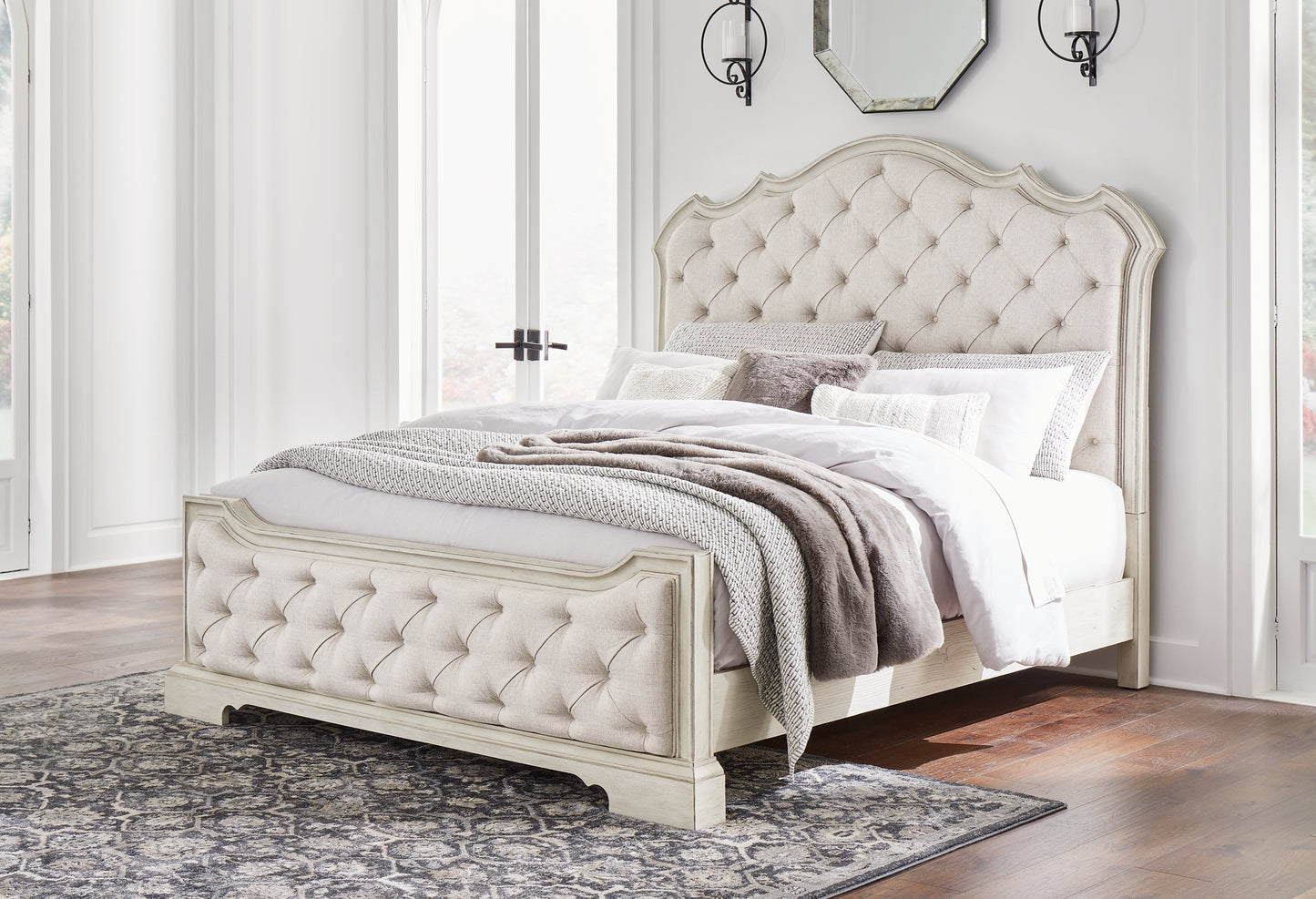 Arlendyne California  Upholstered Bed With Mirrored Dresser