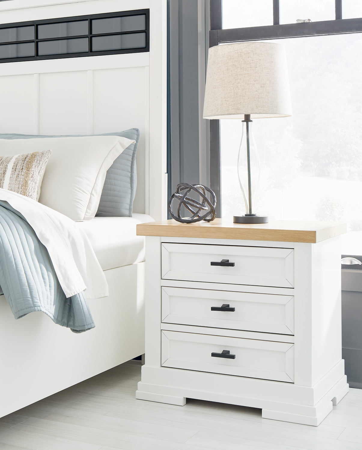 Ashbryn California  Panel Storage Bed With Mirrored Dresser, Chest And Nightstand