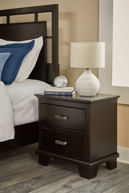 Covetown California  Panel Bed With Mirrored Dresser, Chest And Nightstand