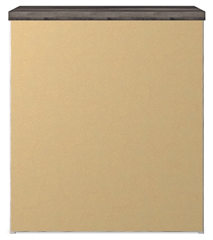 Gerridan  Panel Bed With Mirrored Dresser And Nightstand