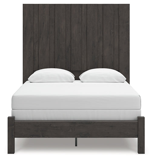 Fraluna  Panel Bed With Mirrored Dresser, Chest And Nightstand