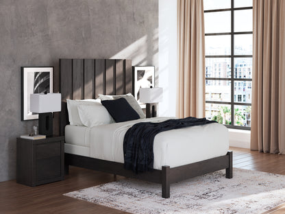Fraluna  Panel Bed With Mirrored Dresser, Chest And Nightstand