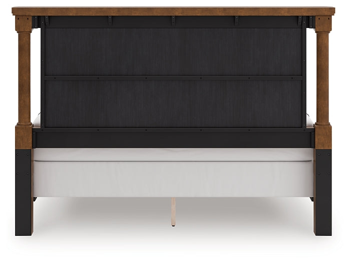 Rowlenstown California  Poster Bed With Mirrored Dresser And Nightstand