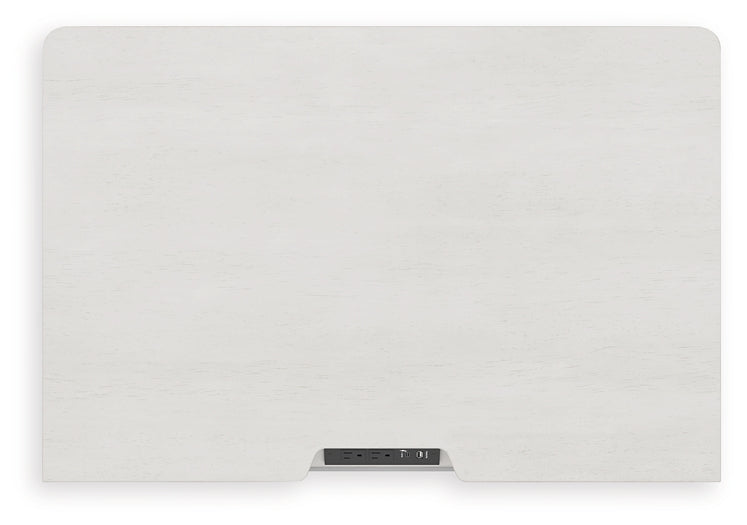 Rowlenstown California  Poster Bed, Dresser, Mirror And Nightstand